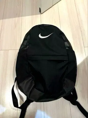 최종 가격 인하 컨디션 최상 나이키 NIKE 경량 대용량 블랙 백팩