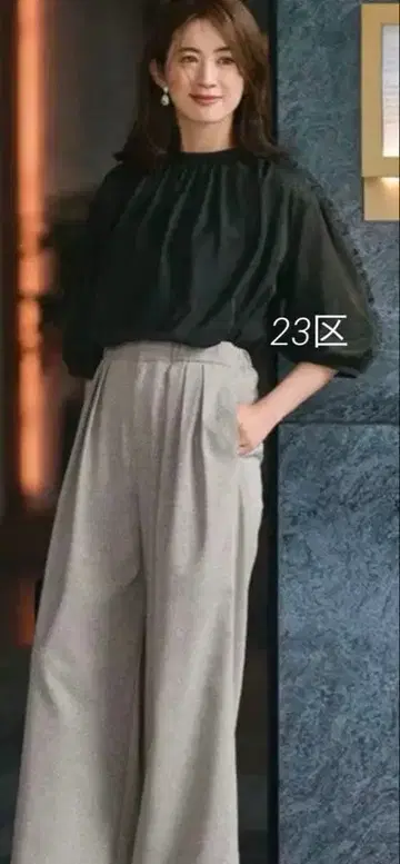 23구 새상품급 블랙 오부 소매 시어 탑