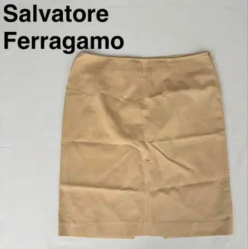 Salvatore Ferragamo 베이지 타이트 스커트