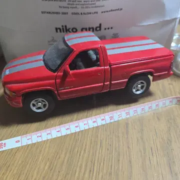 Dodge RAM 1500 V8 미니카