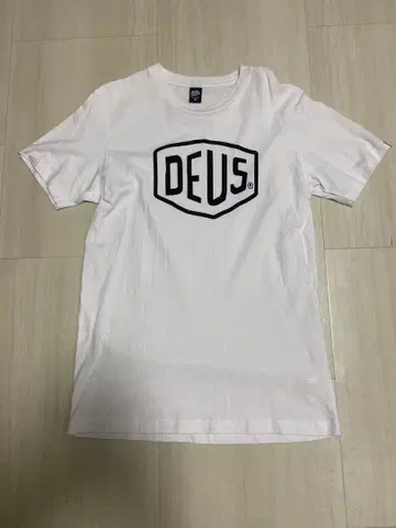 [ 새상품급 ] 데우스 deus 티셔츠 쉴드티