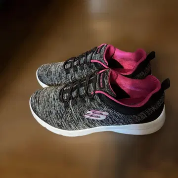 가격 인하 SKECHERS 메모리 폼 스니커즈 블랙 핑크