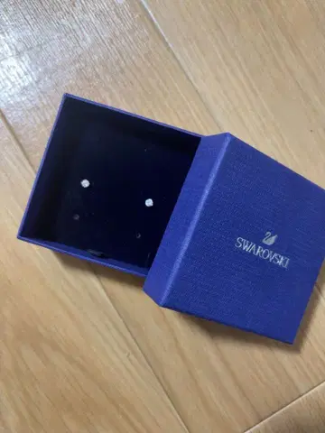 SWAROVSKI 스와로브스키 귀걸이