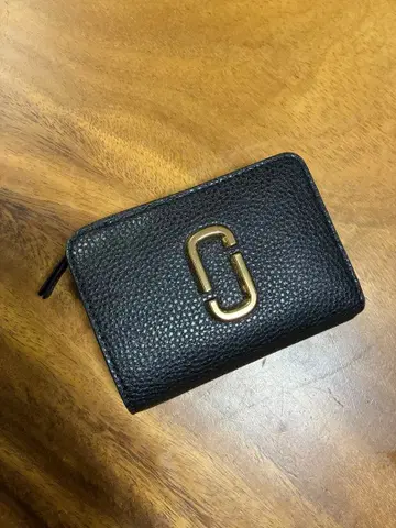 MARC JACOBS 이단 접이식 지갑 블랙 마크제이콥스