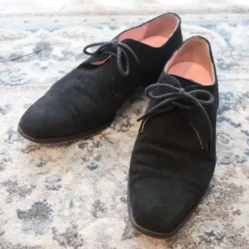 [ 오봉 가격 인하 ] 토모에 스웨이드 플레인토 신발 블랙 25cm