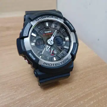 CASIO G-SHOCK GA-200 데지아나 액정 반전 남성용 시계