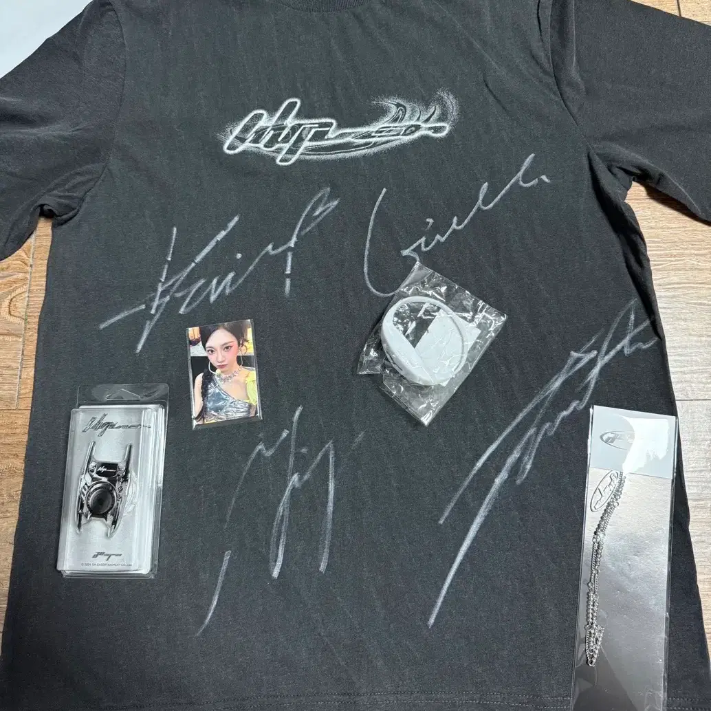 Karina MLB limited edition signed embroidered t-shirt black