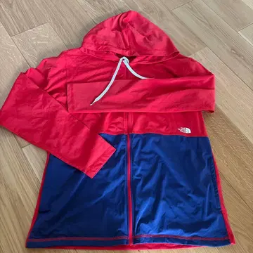 THE NORTH FACE 후드티