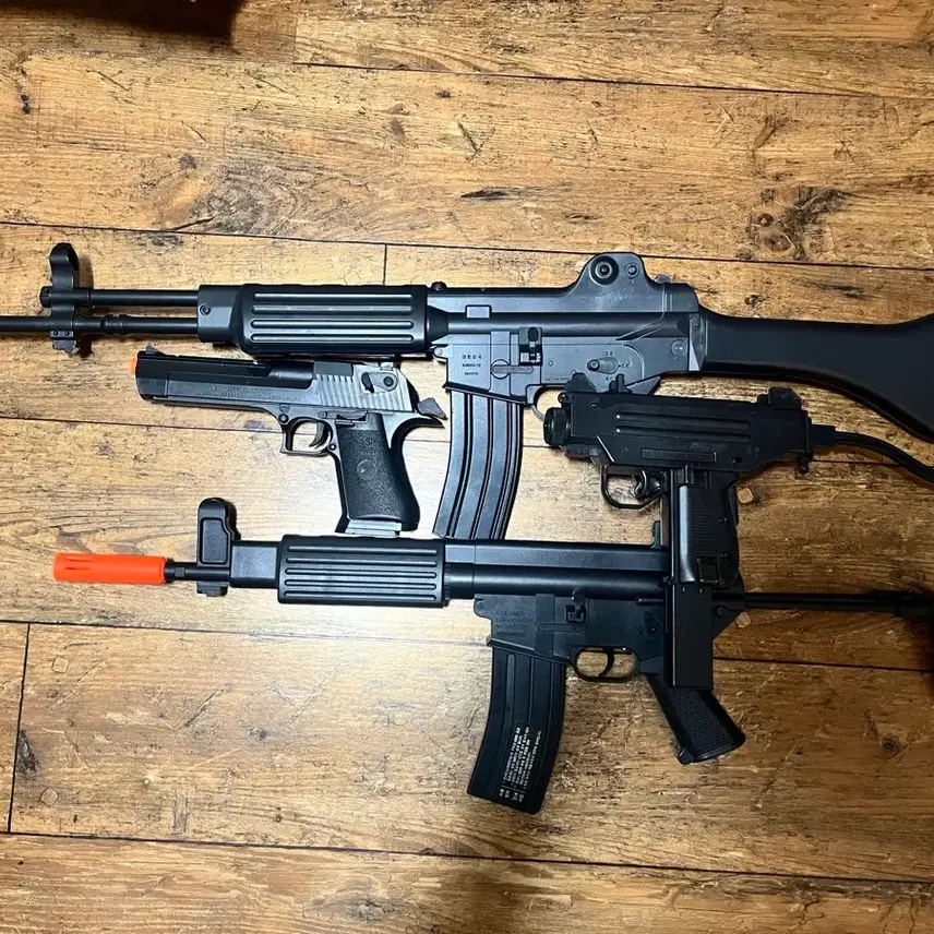[エアソフトトイガン4錠] K1A電動+K2+デザートイーグル+UZI