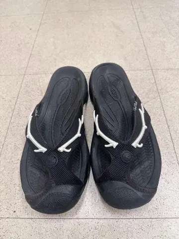 South2West8 Keen Deer Horn 샌들