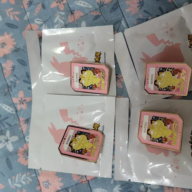 이삭토스트 나옹 포켓몬스터 콜라보 2차 2탄 뱃지 메탈 벚꽃 굿즈