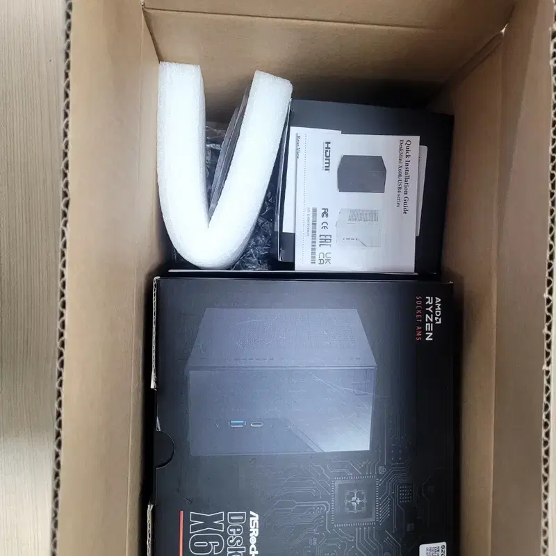 ASRock DeskMini X600 8700G 16GB 80만원