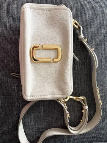 MARC JACOBS 백