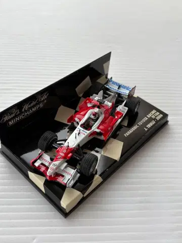 MINICHAMPS Toyota TF106 J. Trulli 2006