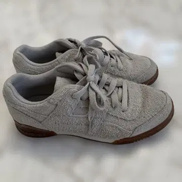 새상품급 Reebok 스웨이드 스니커즈 그레이