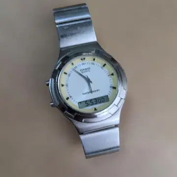 작동품. CASIO QUARTZ 아나로그 디지털 손목시계 본체