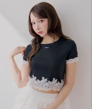 CHICO 밑단 레이스 치비T 블랙