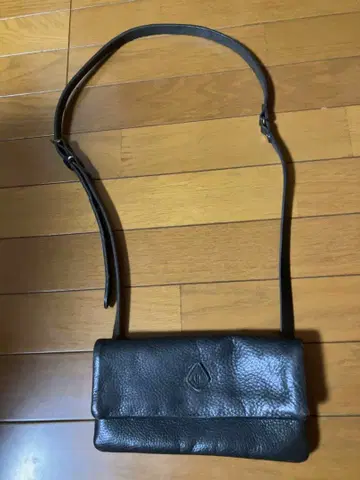 가격 인하 클레도란 가죽 숄더백 다크 그린 지갑