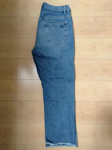 유니클로 x JW ANDERSON 2022SS 슈컷 청바지