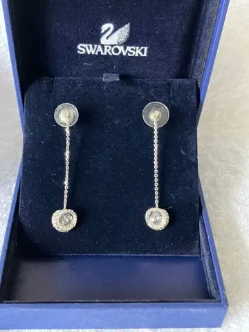 SWAROVSKI 스와로브스키 귀걸이 [양쪽 귀용] 클리어 스와로브스키