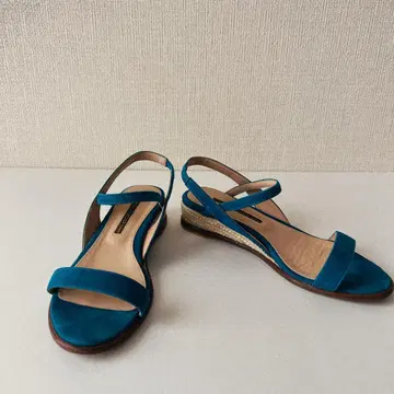 169* 새상품급 PELLICO 웨지 샌들 예쁜 색상 스페인산 36