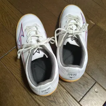 MIZUNO ALPHA 풋살화 화이트