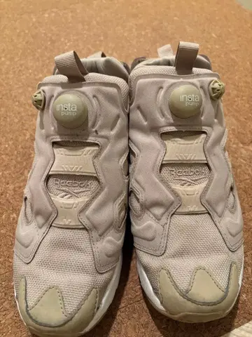 재인하! Reebok InstaPump Fury 베이지 스니커즈