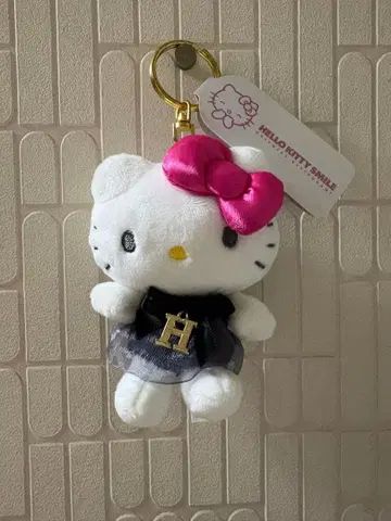 HELLO KITTY SMILE 봉제 인형 키링 택 포함