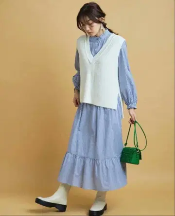 JUSGLITTY 숏 베스트 원피스 완판템