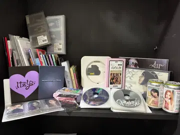 ITZY 앨범 굿즈 묶음 판매 가격 인하 (가격 협상 가능)