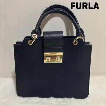 FURLA 가죽 가방 블랙 골드 금장 장식 플랩 핸드백