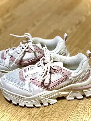 FILA 통굽 스니커즈 화이트 핑크 23cm