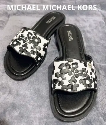 새상품급 MICHAEL KORS 플랫 플로럴 프린트 샌들 사이즈 6M
