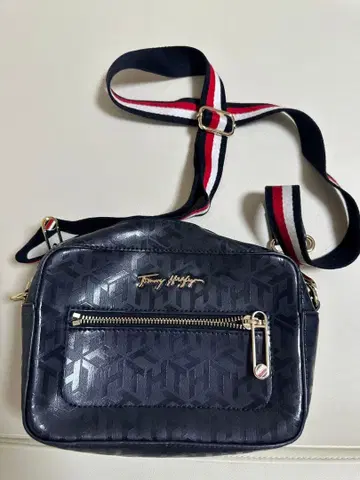 Tommy Hilfiger 모노그램 숄더백