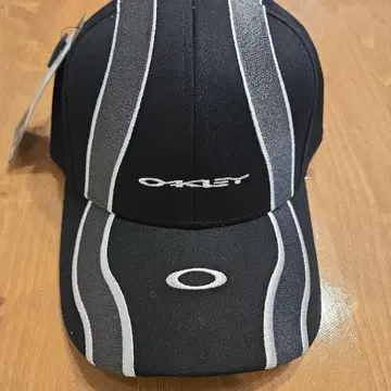 OAKLEY WAVE CAP BLACKOUT S-M 사이즈