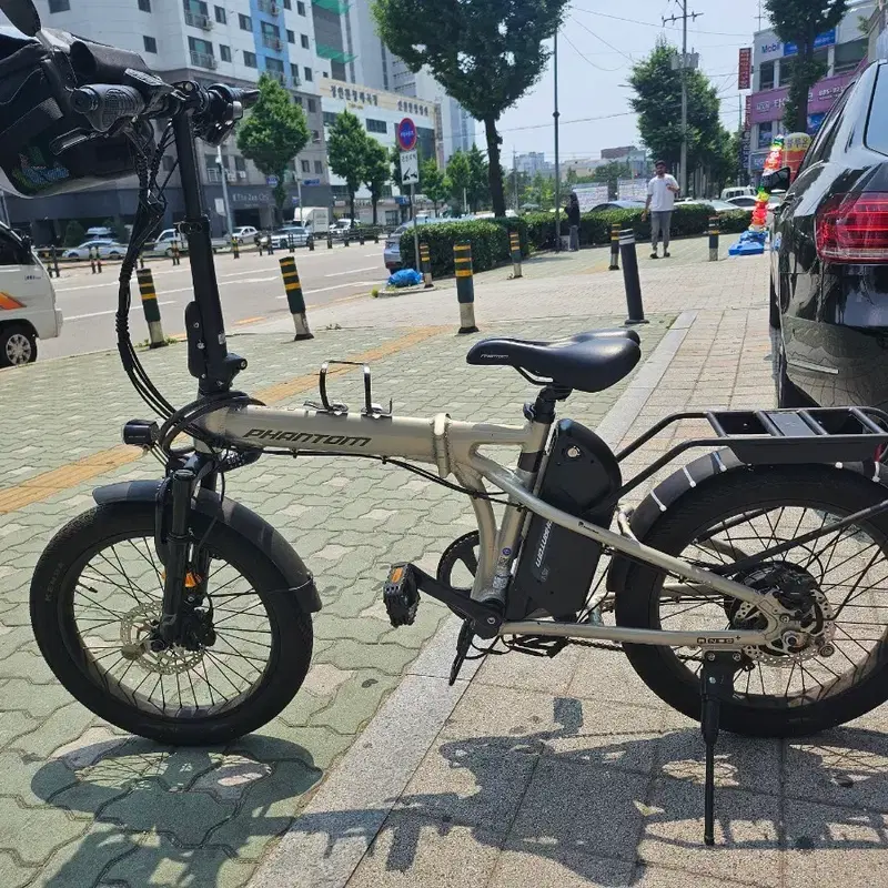 팬텀 네오 Q플러스 전기자전거 접이식 20인치 은색