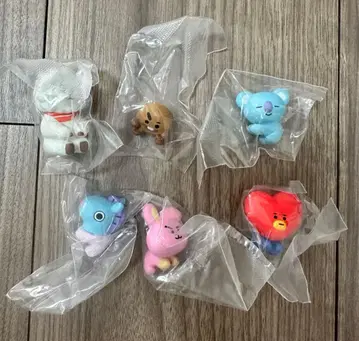BTS BT21 허그 코트 케이블 홀더 세미 컴프 세트 새상품