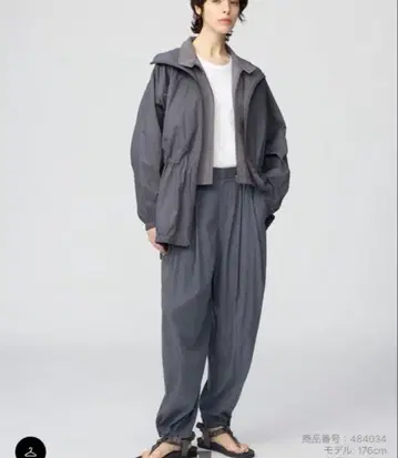 유니클로 U 이지 개더 팬츠 M 다크 그레이 UNIQLO U