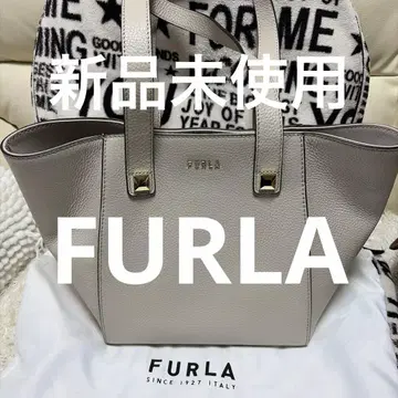 미사용 새상품 FURLA 그레이 스터드 부착 백