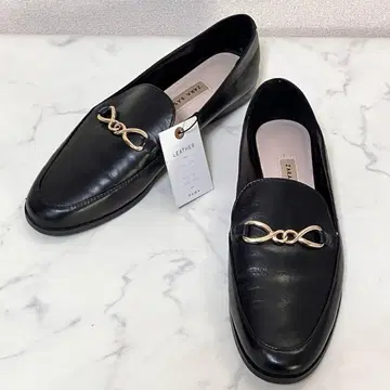 택 포함 새상품급 ZARA BASIC 가죽 비트 로퍼 24cm