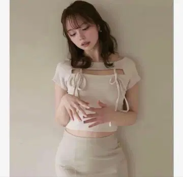 [ andmary ] 반팔 숏 기장 상의