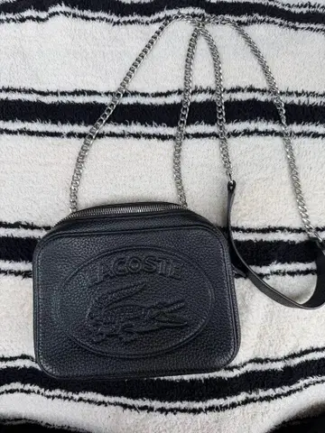 LACOSTE 체인 숄더백 블랙