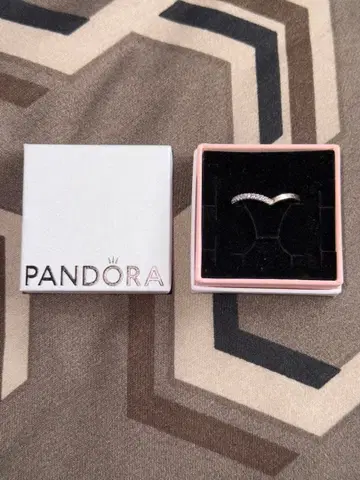 PANDORA V자형 반지 실버 스톤 포함