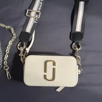 MARC JACOBS 스냅샷 (화이트) 체인 포함