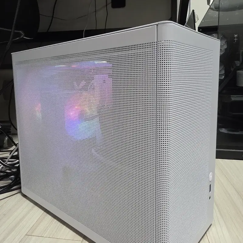 인텔 울트라5 225F RTX5060 본체 팝니다