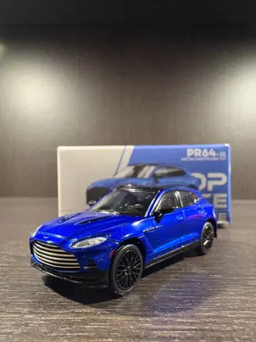 애스턴 마틴 DBX 707