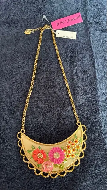 Betsey Johnson 플라워 모티브 목걸이