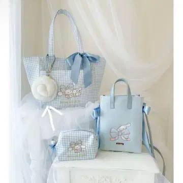 Maison de FLEUR 시나모롤 꼬리 패스 케이스