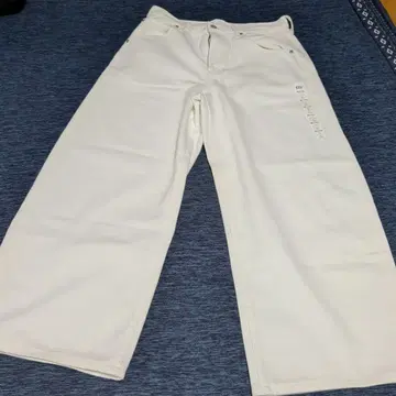 미사용 새상품 UNIQLO JEANS 배기 커브 진 화이트 28인치