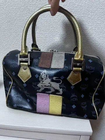 MCM 핸드백 블랙 라이온 모티브